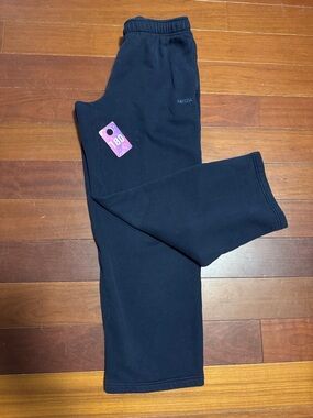 #180 - ARITZIA Sweatfleece Mega fit sweatpants MED